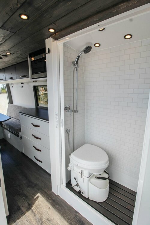 Van-life-Logan-7-2019-02-scaled.jpg