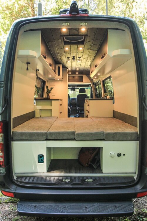 Van-life-Logan-7-2019-12-scaled.jpg